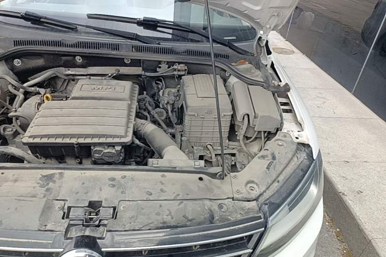 Used Volkswagen Sagitar 2015 1.6L Automatic Comfort Model Engine Bay Left