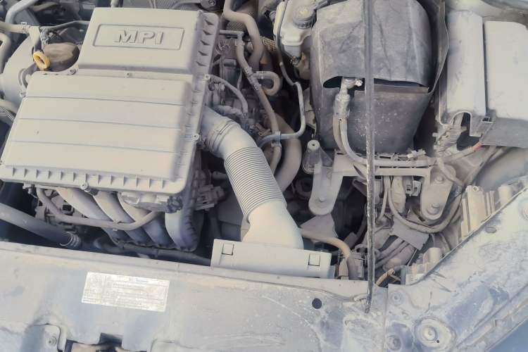 Used Volkswagen Sagitar 2015 1.6L Manual Comfort Model Engine Bay Left
