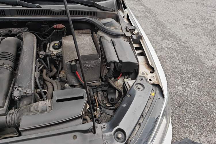 Used Volkswagen Sagitar 2015 230TSI Automatic Luxury Model Engine Bay Left