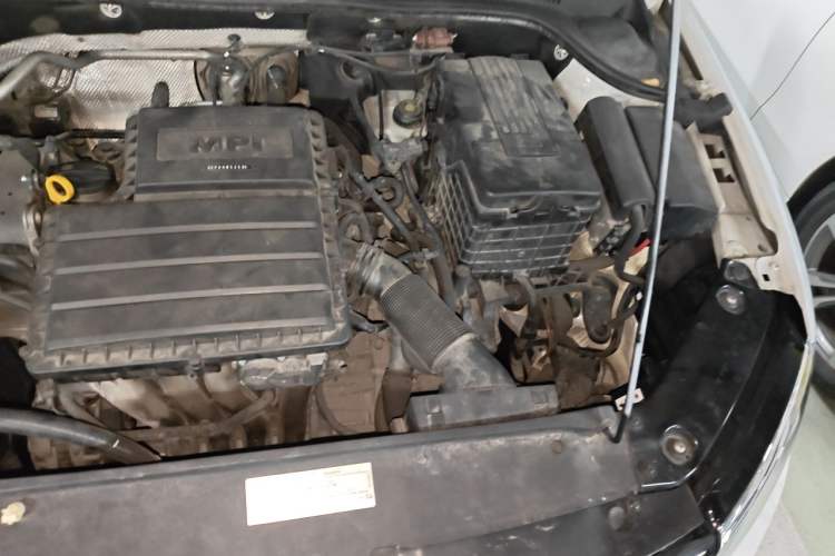 Used Volkswagen Sagitar 2015 1.6L Automatic Comfort Model Engine Bay Left
