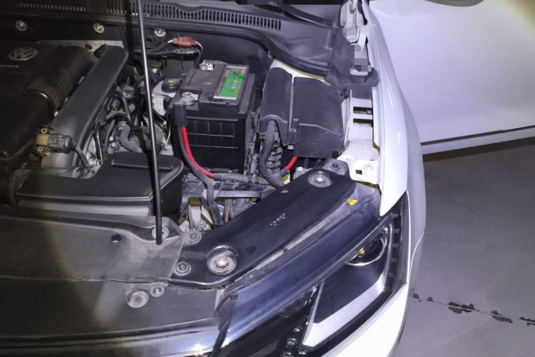 Used Volkswagen Sagitar 2015 230TSI Automatic Comfort Version Engine Bay Left