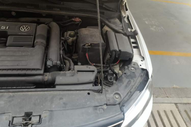 Used Volkswagen Sagitar 2015 230TSI Automatic Comfort Version Engine Bay Left