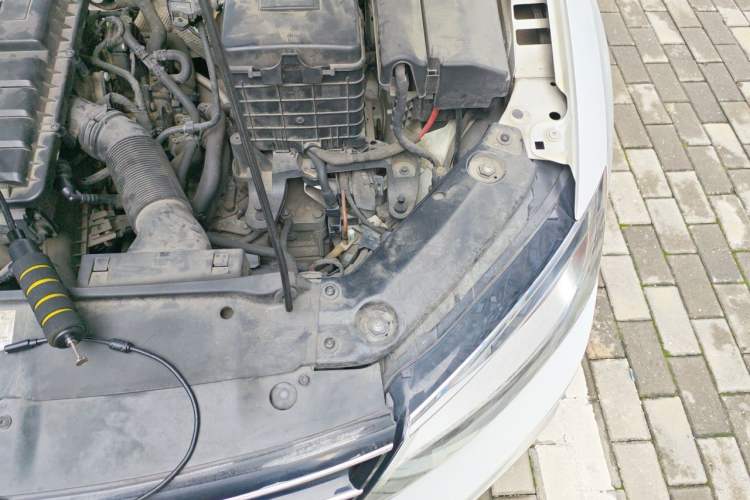 Used Volkswagen Sagitar 2015 1.6L Automatic Comfort Model Engine Bay Left