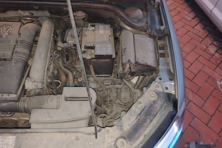 Used Volkswagen Sagitar 2015 230TSI Automatic Comfort Version Engine Bay Left