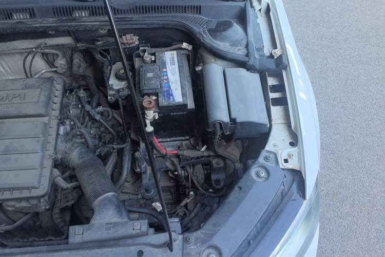 Used Volkswagen Sagitar 2015 1.6L Automatic Comfort Model Engine Bay Left
