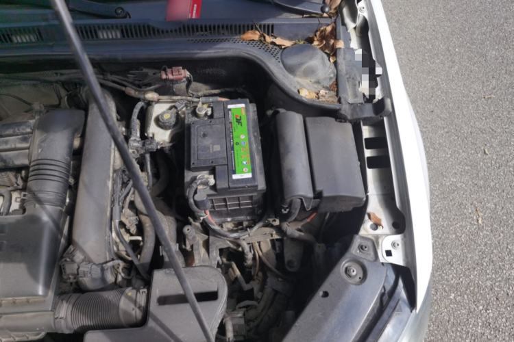 Used Volkswagen Sagitar 2015 230TSI Automatic Comfort Version Engine Bay Left