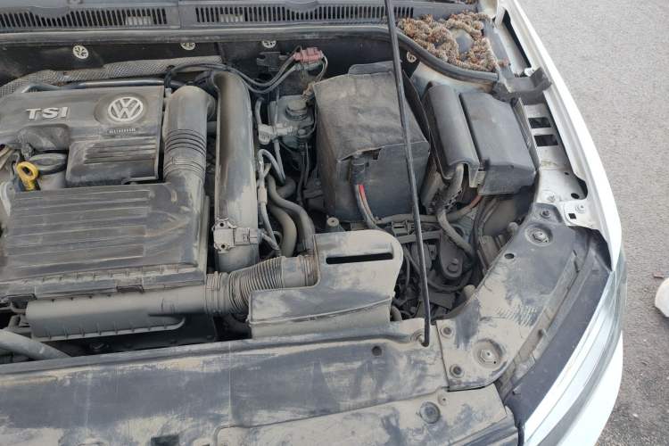 Used Volkswagen Sagitar 2015 230TSI Automatic Luxury Model Engine Bay Left
