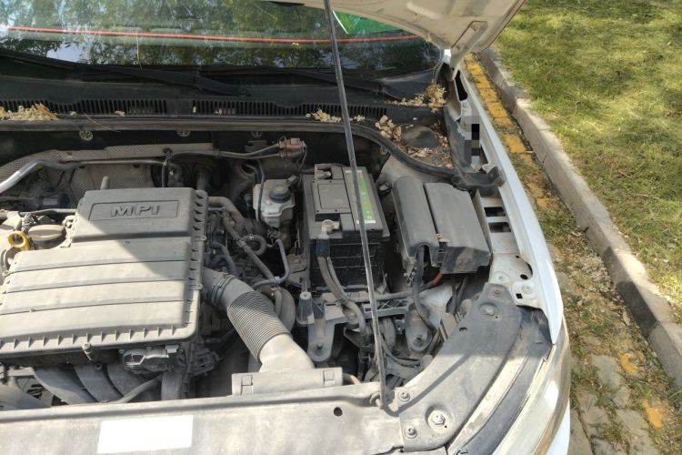 Used Volkswagen Sagitar 2015 1.6L Manual Fashion Edition Engine Bay Left