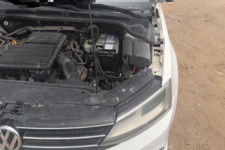 Used Volkswagen Sagitar 2015 1.6L Manual Comfort Model Engine Bay Left