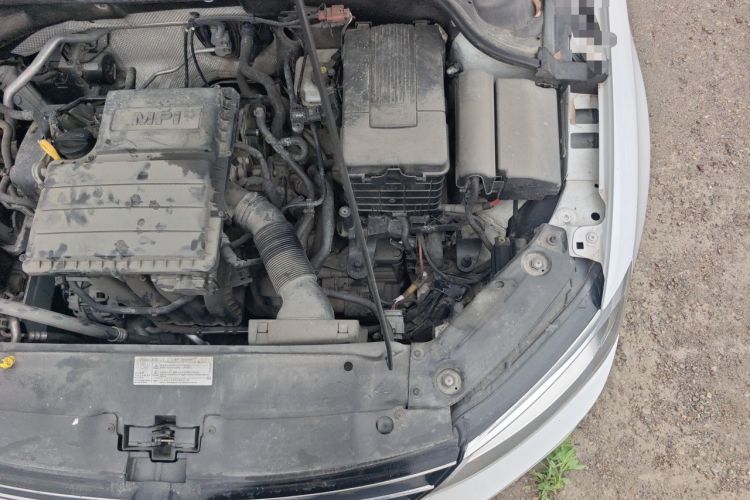 Used Volkswagen Sagitar 2015 1.6L Automatic Comfort Model Engine Bay Left