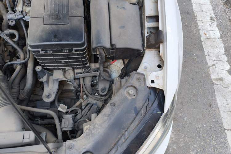 Used Volkswagen Sagitar 2015 1.6L Automatic Comfort Model Engine Bay Left