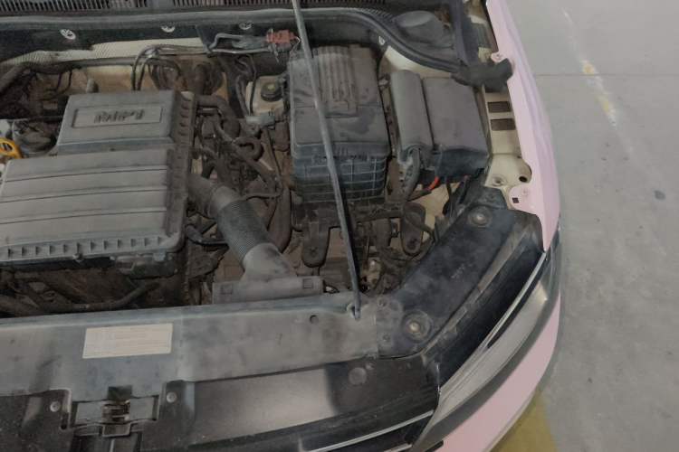 Used Volkswagen Sagitar 2015 1.6L Automatic Comfort Model Engine Bay Left