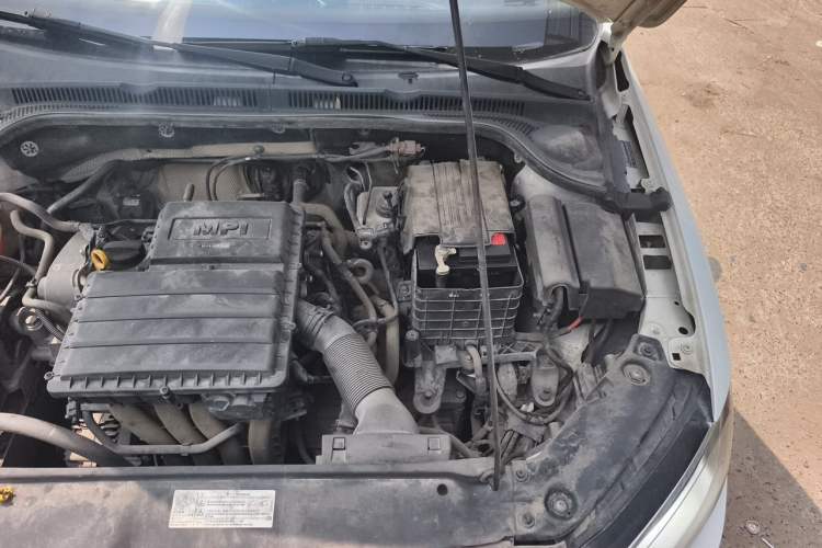 Used Volkswagen Sagitar 2015 1.6L Automatic Comfort Model Engine Bay Left