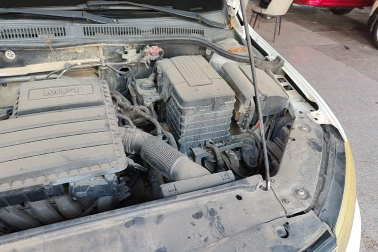 Used Volkswagen Sagitar 2015 1.6L Automatic Comfort Model Engine Bay Left