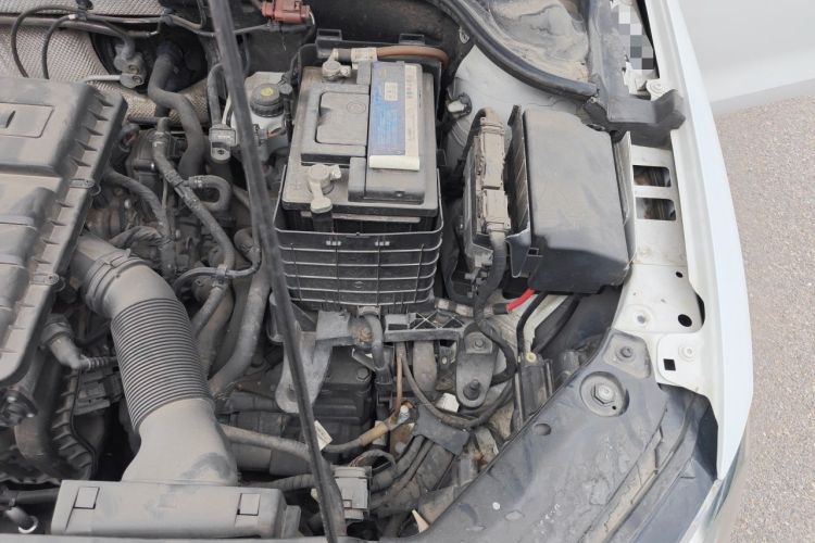 Used Volkswagen Sagitar 2015 1.6L Automatic Fashion Model Engine Bay Left