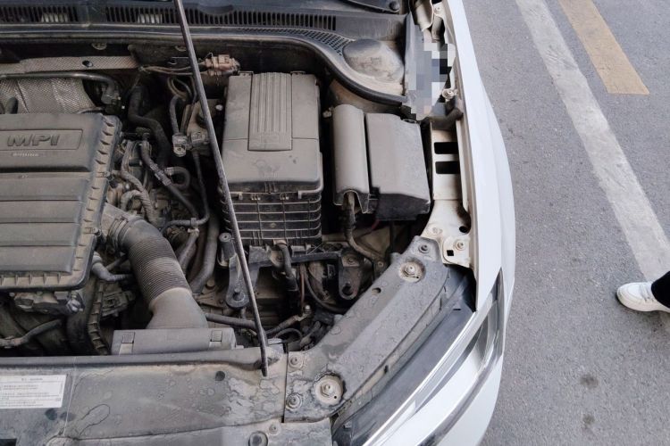 Used Volkswagen Sagitar 2015 1.6L Automatic Comfort Model Engine Bay Left
