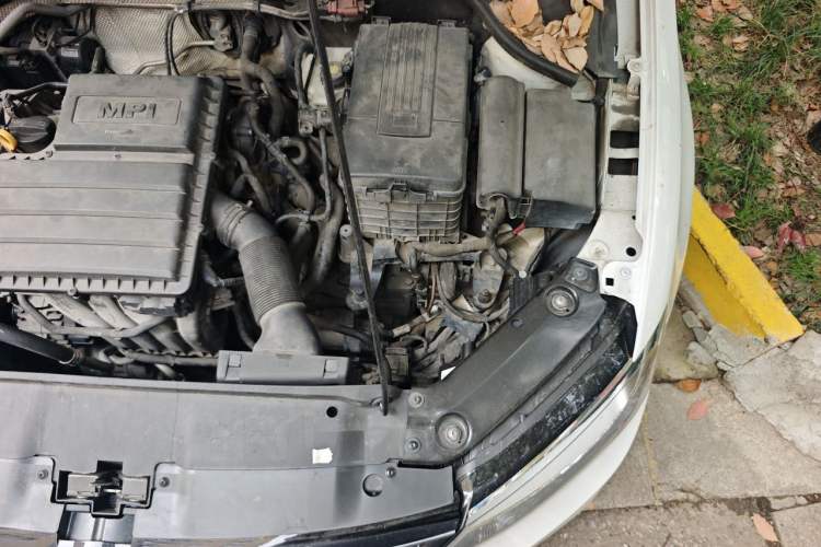 Used Volkswagen Sagitar 2015 1.6L Automatic Comfort Model Engine Bay Left