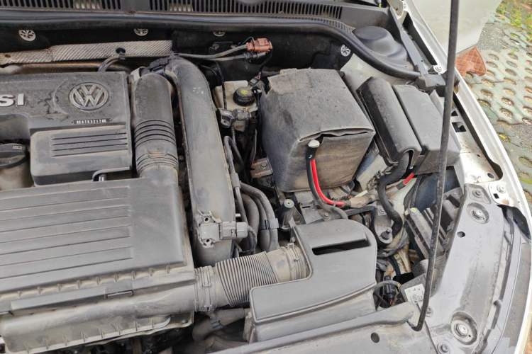 Used Volkswagen Sagitar 2015 230TSI Automatic Comfort Version Engine Bay Left