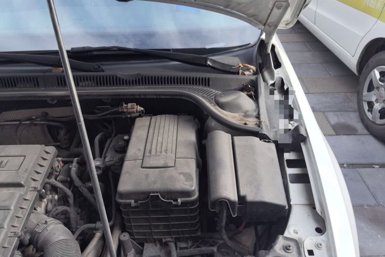 Used Volkswagen Sagitar 2015 1.6L Automatic Comfort Model Engine Bay Left