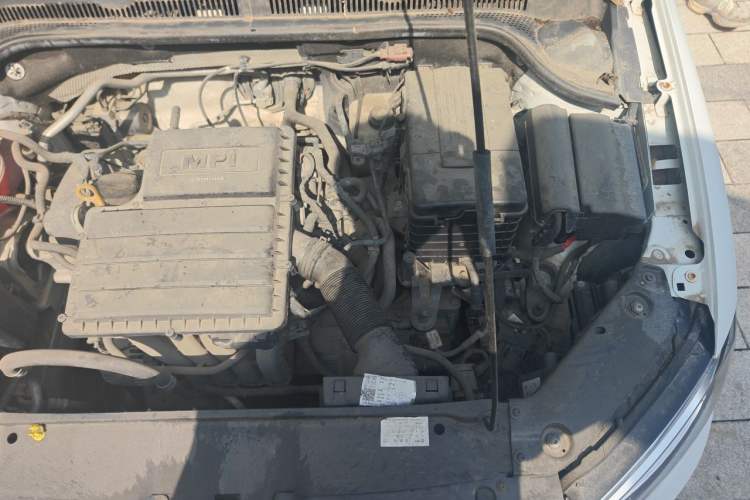 Used Volkswagen Sagitar 2015 1.6L Automatic Comfort Model Engine Bay Left