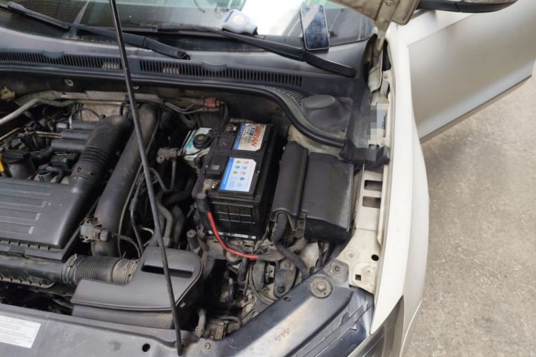 Used Volkswagen Sagitar 2015 230TSI Automatic Comfort Version Engine Bay Left