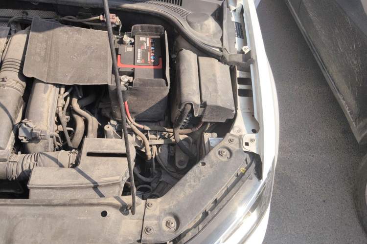 Used Volkswagen Sagitar 2015 230TSI Automatic Luxury Model Engine Bay Left