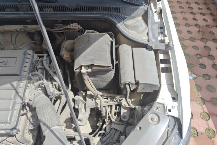 Used Volkswagen Sagitar 2015 1.6L Manual Comfort Model Engine Bay Left