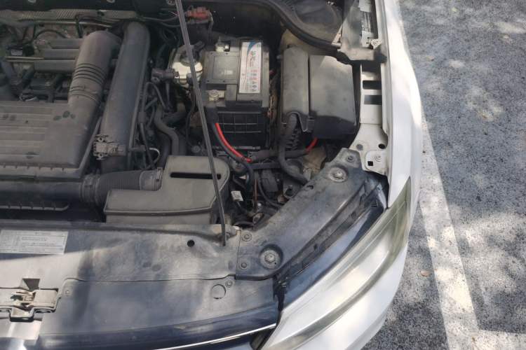 Used Volkswagen Sagitar 2015 230TSI Automatic Comfort Version Engine Bay Left