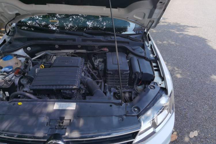 Used Volkswagen Sagitar 2015 1.6L Automatic Comfort Model Engine Bay Left