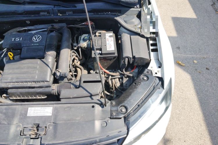 Used Volkswagen Sagitar 2015 230TSI Automatic Comfort Version Engine Bay Left