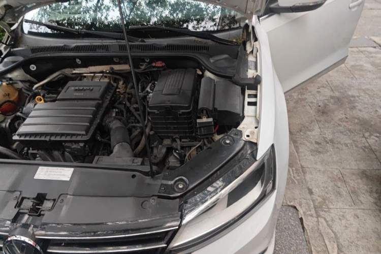 Used Volkswagen Sagitar 2015 1.6L Automatic Comfort Model Engine Bay Left