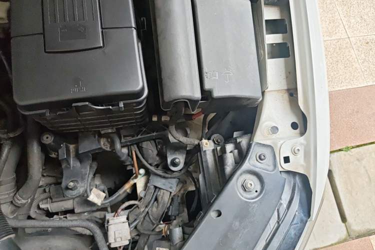 Used Volkswagen Sagitar 2015 1.6L Automatic Comfort Model Engine Bay Left