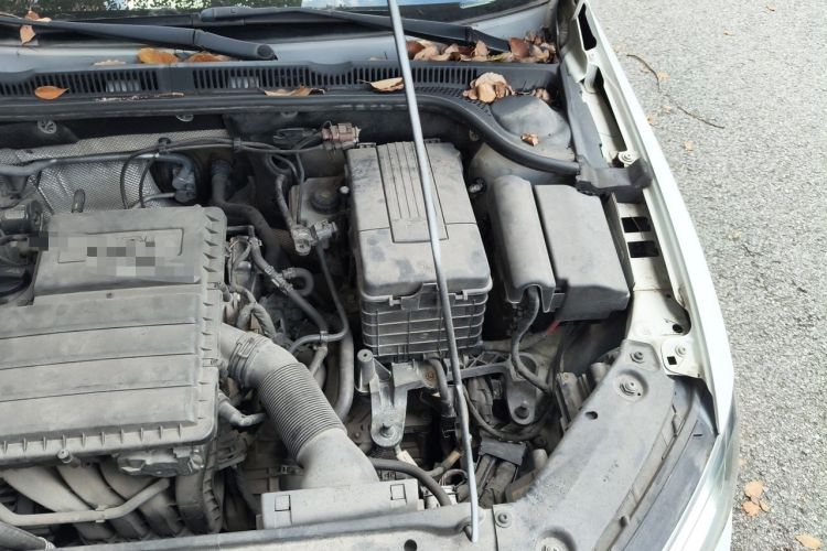 Used Volkswagen Sagitar 2015 1.6L Automatic Comfort Model Engine Bay Left