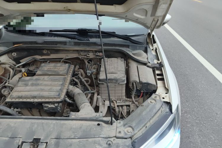 Used Volkswagen Sagitar 2015 1.6L Automatic Comfort Model Engine Bay Left