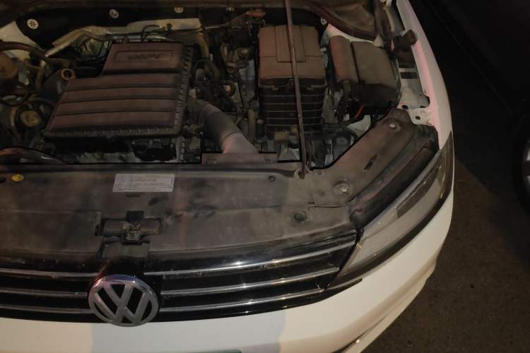 Used Volkswagen Sagitar 2015 1.6L Automatic Comfort Model Engine Bay Left