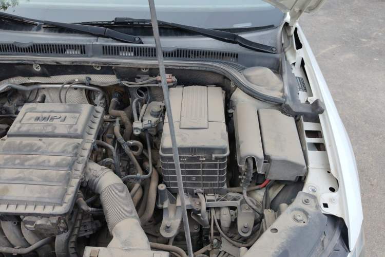Used Volkswagen Sagitar 2015 1.6L Automatic Comfort Model Engine Bay Left