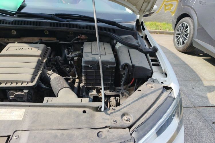 Used Volkswagen Sagitar 2015 1.6L Automatic Comfort Model Engine Bay Left