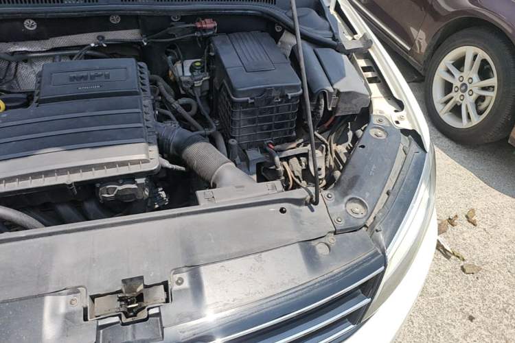 Used Volkswagen Sagitar 2015 1.6L Automatic Comfort Model Engine Bay Left