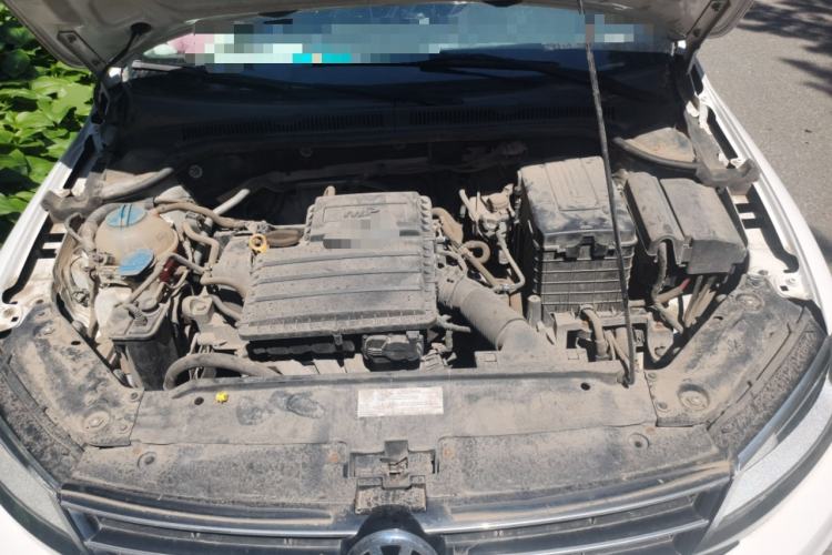 Used Volkswagen Sagitar 2015 1.6L Automatic Comfort Model Engine Bay