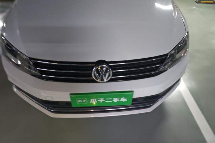 Used Volkswagen Sagitar 2015 230TSI Automatic Luxury Model Engine Bay