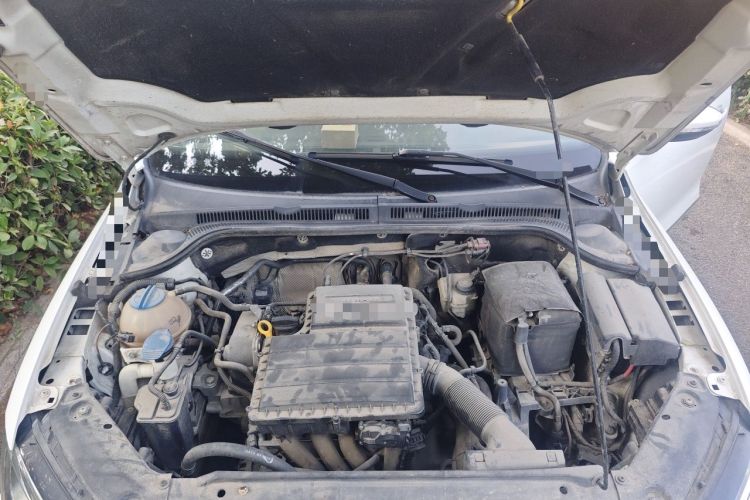 Used Volkswagen Sagitar 2015 1.6L Manual Comfort Model Engine Bay