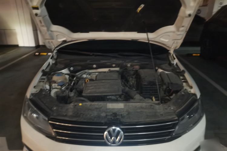 Used Volkswagen Sagitar 2015 1.6L Automatic Comfort Model Engine Bay