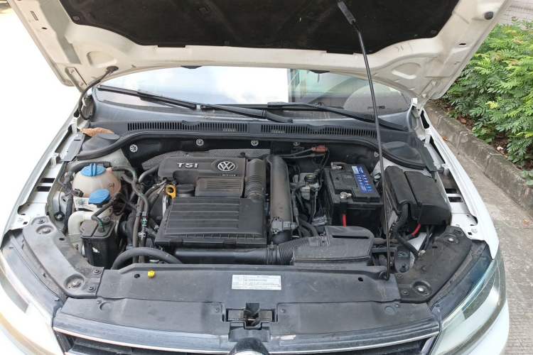 Used Volkswagen Sagitar 2015 230TSI Automatic Comfort Version Engine Bay
