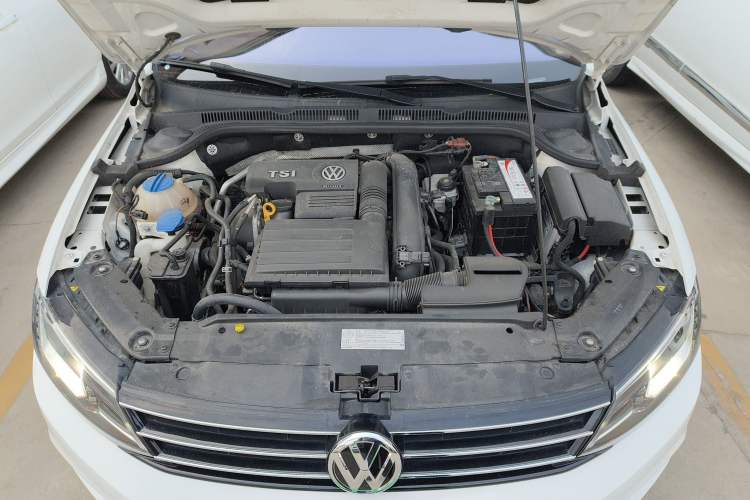 Used Volkswagen Sagitar 2015 230TSI Automatic Comfort Version Engine Bay
