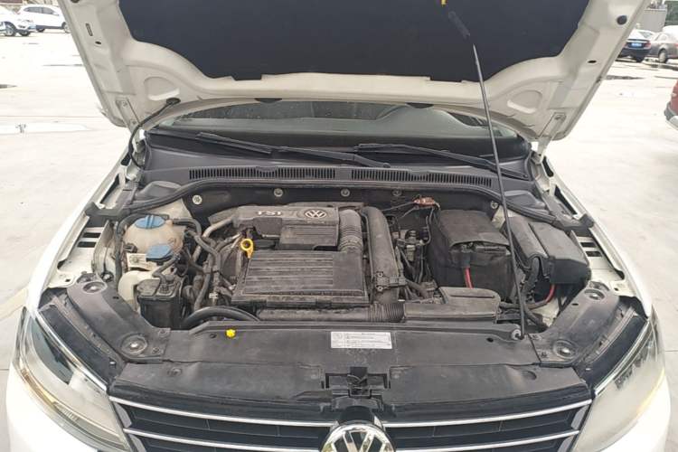 Used Volkswagen Sagitar 2015 230TSI Automatic Luxury Model Engine Bay