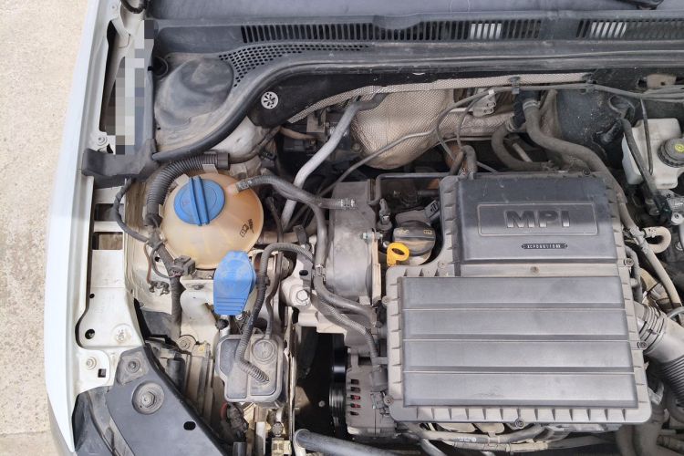 Used Volkswagen Sagitar 2015 1.6L Automatic Comfort Model Engine Bay Right