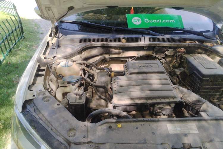 Used Volkswagen Sagitar 2015 1.6L Automatic Comfort Model Engine Bay Right