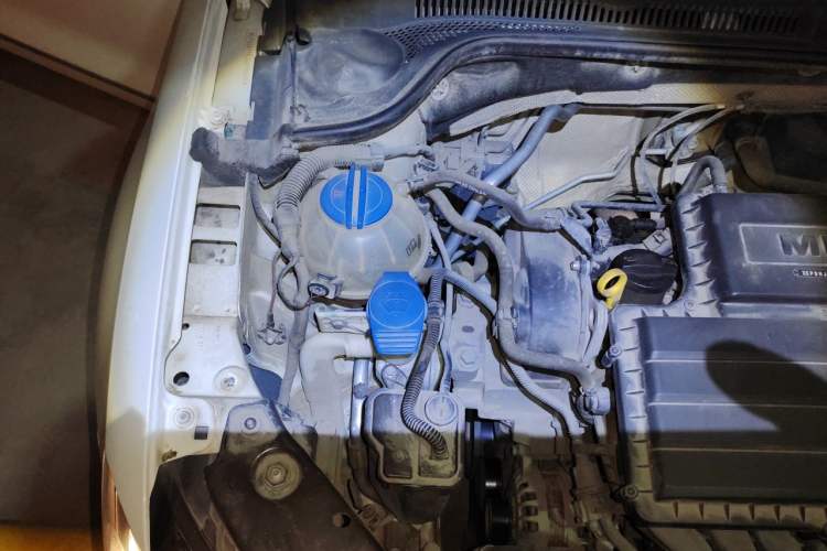Used Volkswagen Sagitar 2015 1.6L Manual Comfort Model Engine Bay Right