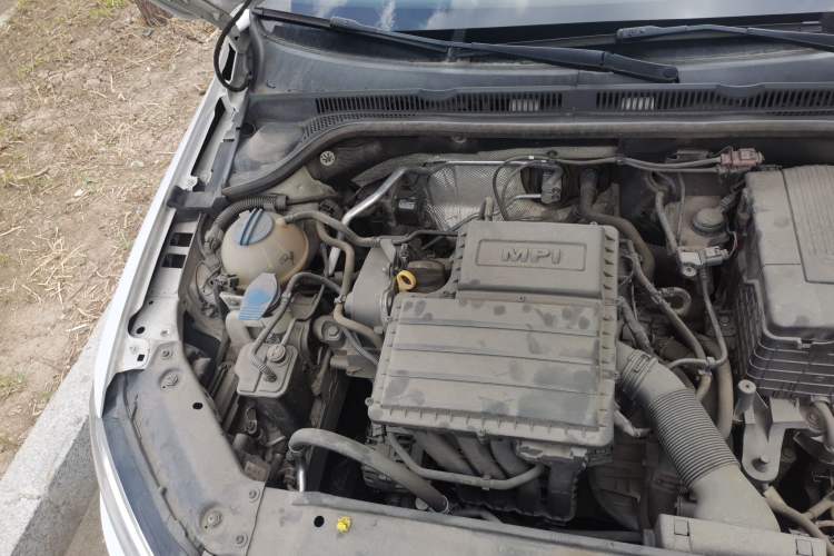 Used Volkswagen Sagitar 2015 1.6L Automatic Comfort Model Engine Bay Right