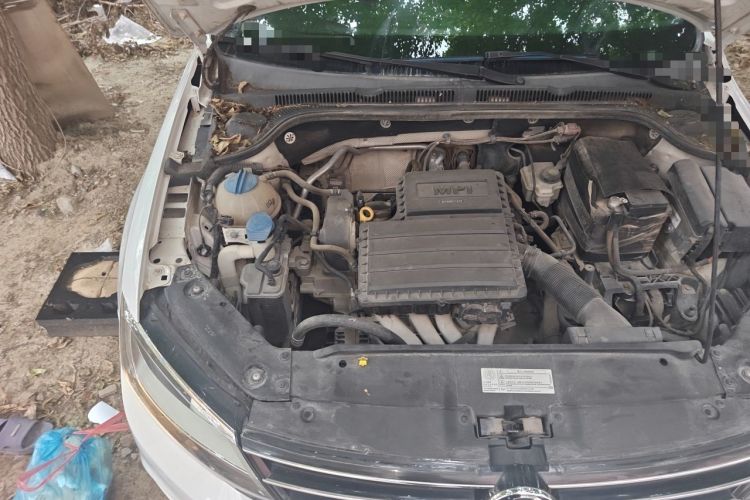 Used Volkswagen Sagitar 2015 1.6L Manual Comfort Model Engine Bay Right